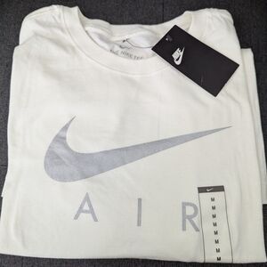 Nike Tee in Classic White